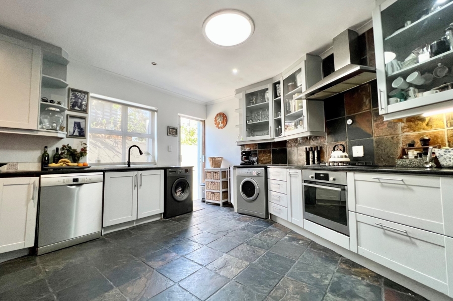 To Let 3 Bedroom Property for Rent in Van Riebeeckstrand Western Cape
